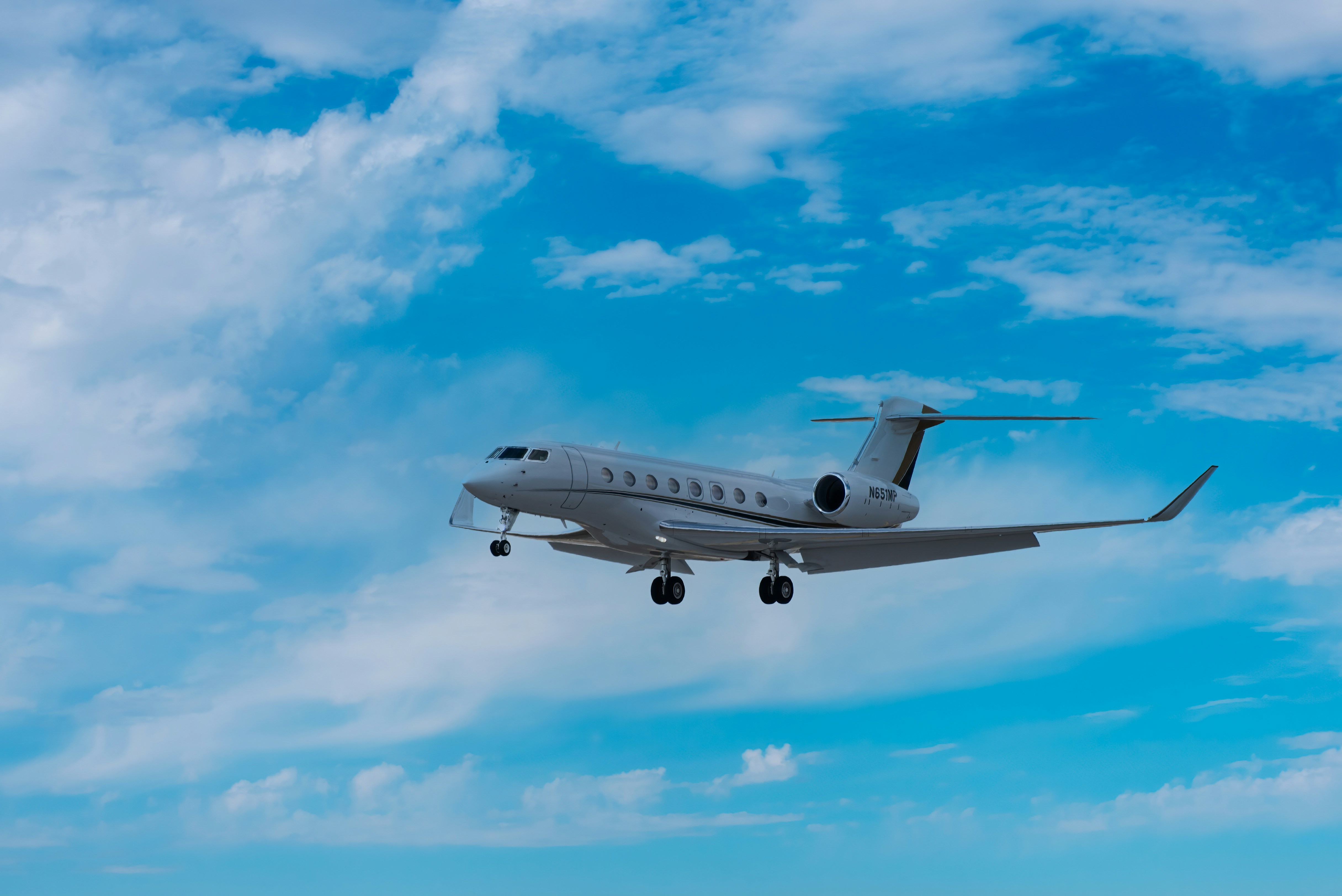 2019 GULFSTREAM <br>Fixed wing multi engine<br> prepares to land